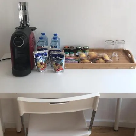 Le Charme De La Vieille Ville Nocleg ze śniadaniem *